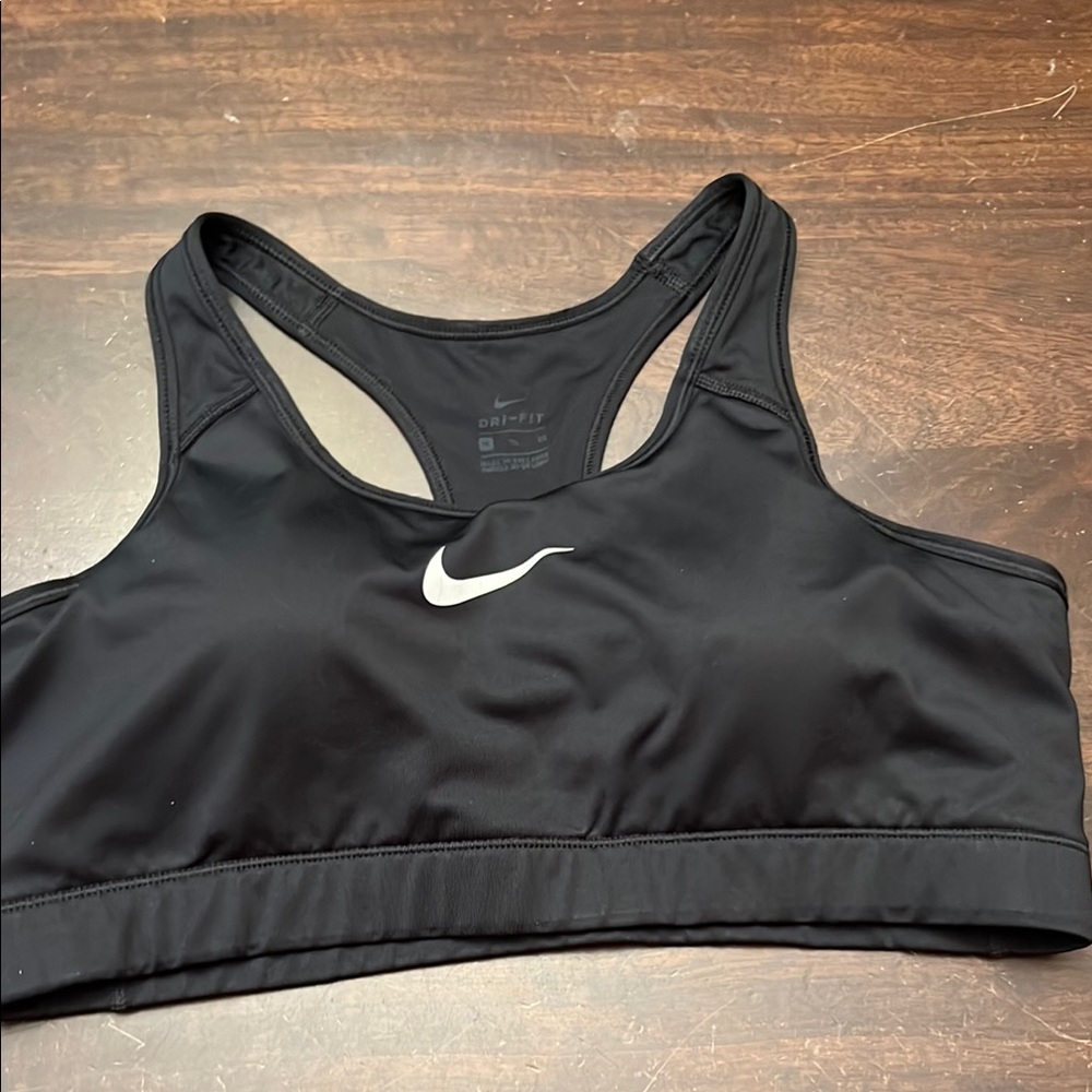 Nike Black Performance Sports Bra Intimates gently used no flaws has padding